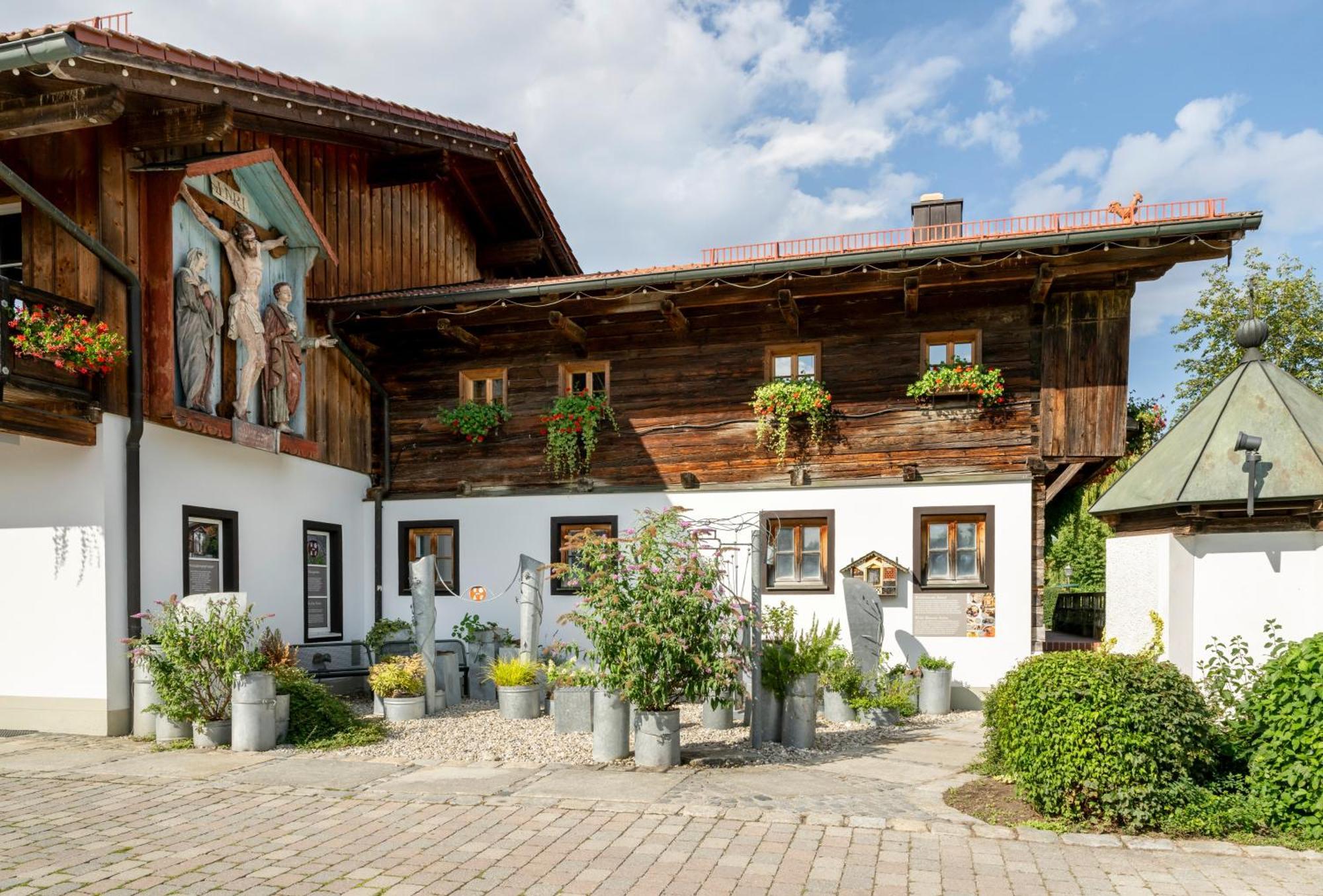 Hotel Am Haslinger Hof Bad Füssing Exterior foto